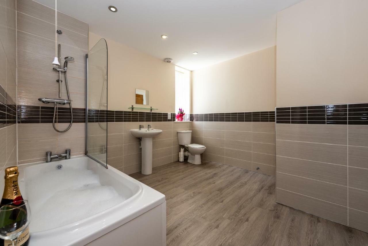 Waterview Deluxe Apartments Barrow-in-Furness Ngoại thất bức ảnh